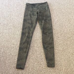 Lululemon Wunder Under Camo Tights